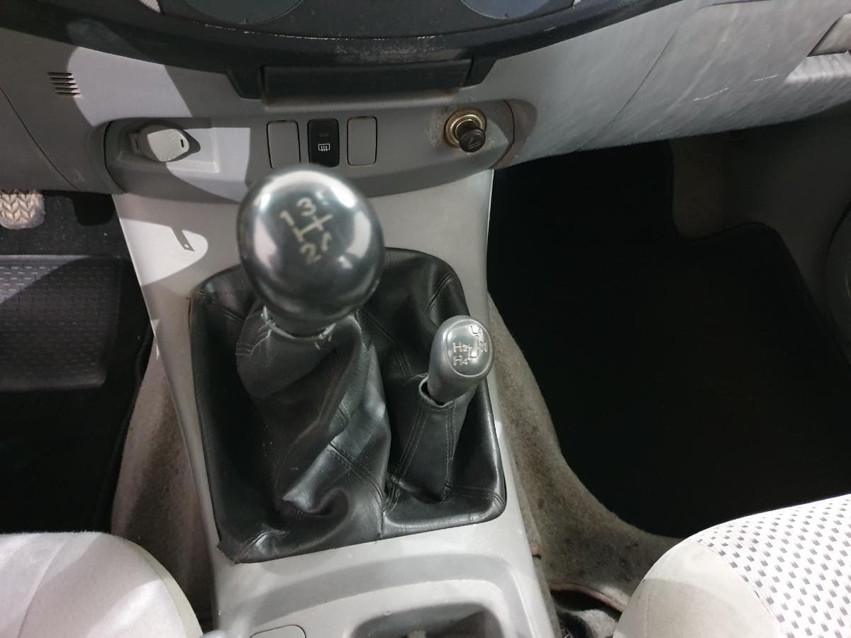 Toyota Hilux 3.0 D-4D · Ano 2007 — imagem 33