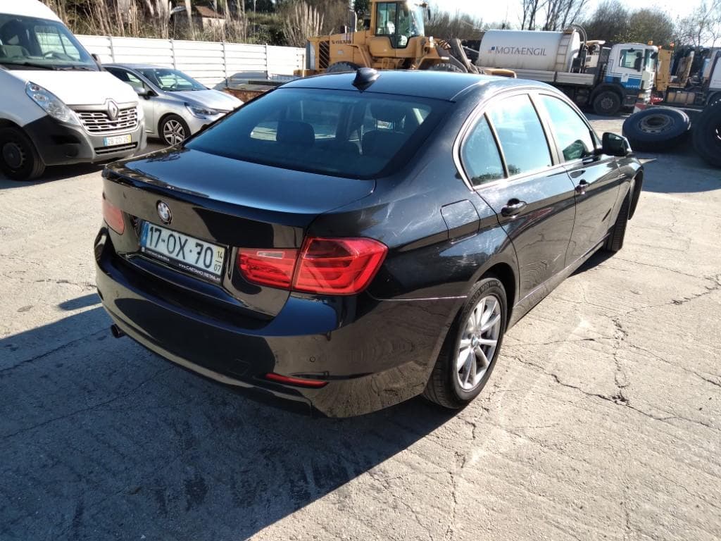 BMW 318D 2.0 · Ano 2014 — imagen 5