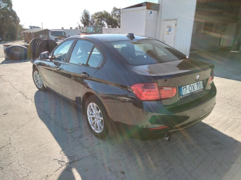 BMW 318D 2.0 · Ano 2014 — imagen 6
