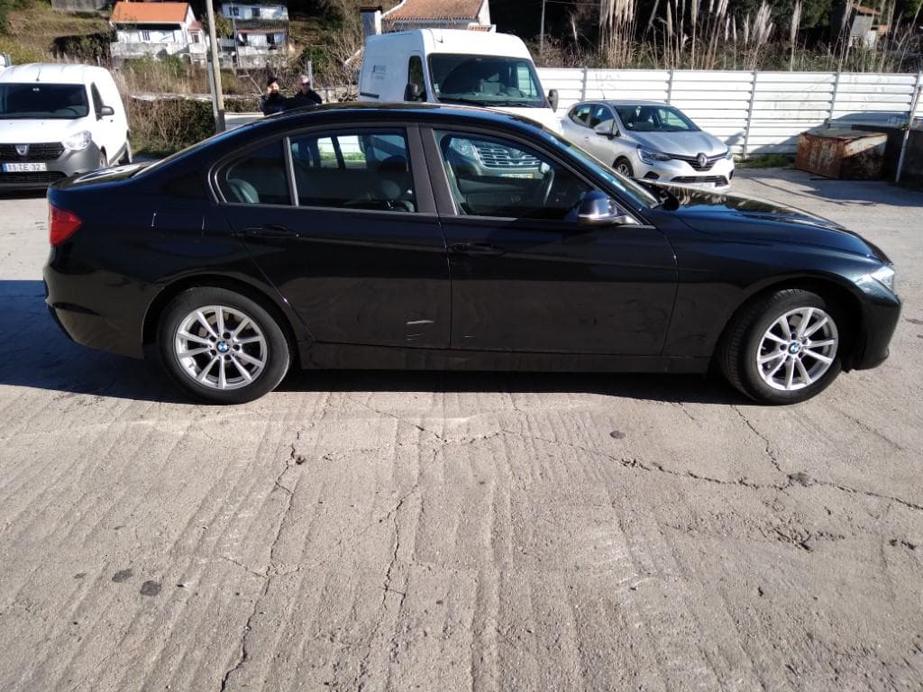 BMW 318D 2.0 · Ano 2014 — imagen 7