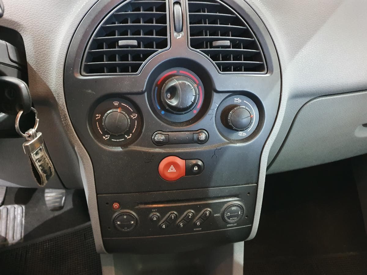Renault Modus 1.5 DCI · Ano 2006 — imagem 35