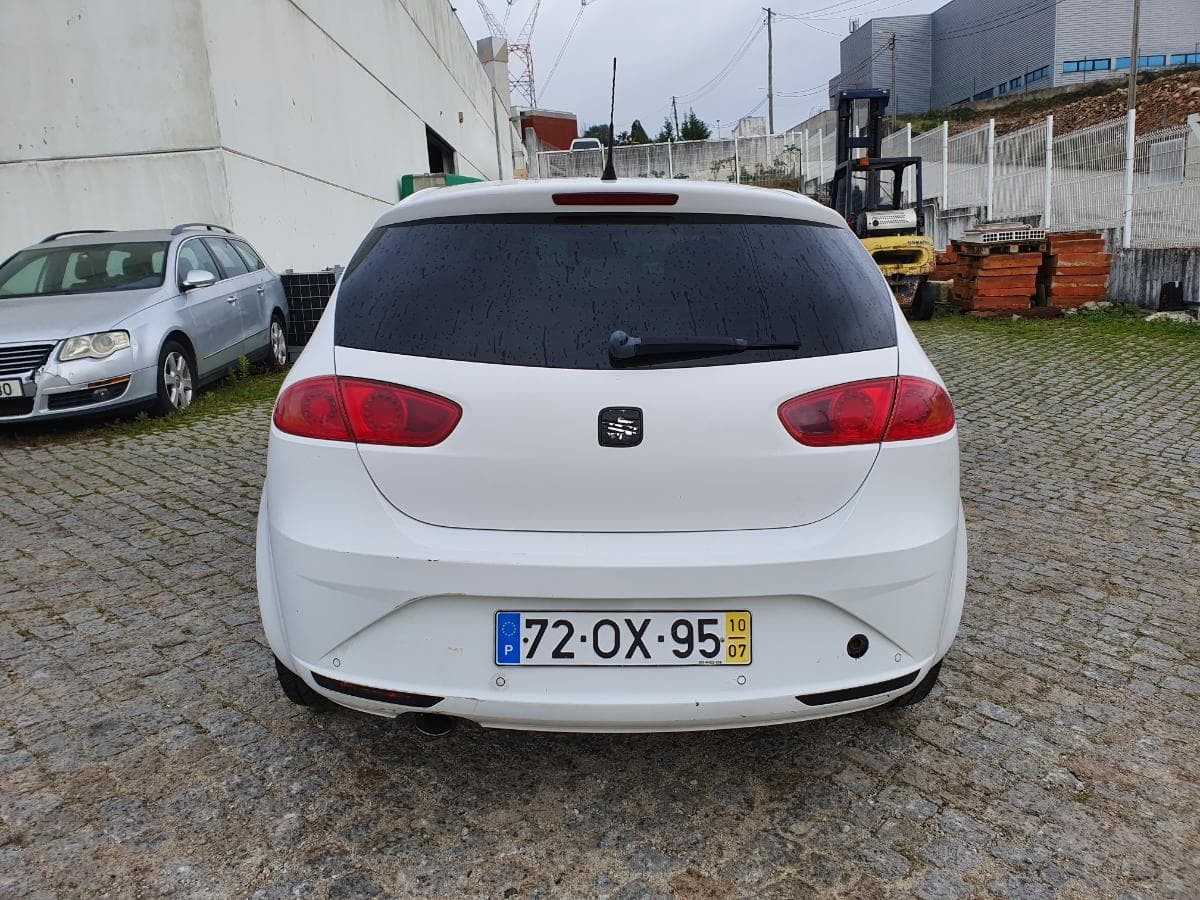 Seat Leon 1.9 TDI · Ano 2010 — imagem 8