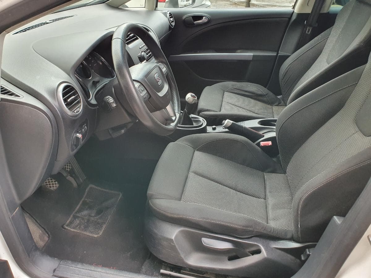 Seat Leon 1.9 TDI · Ano 2010 — imagem 12