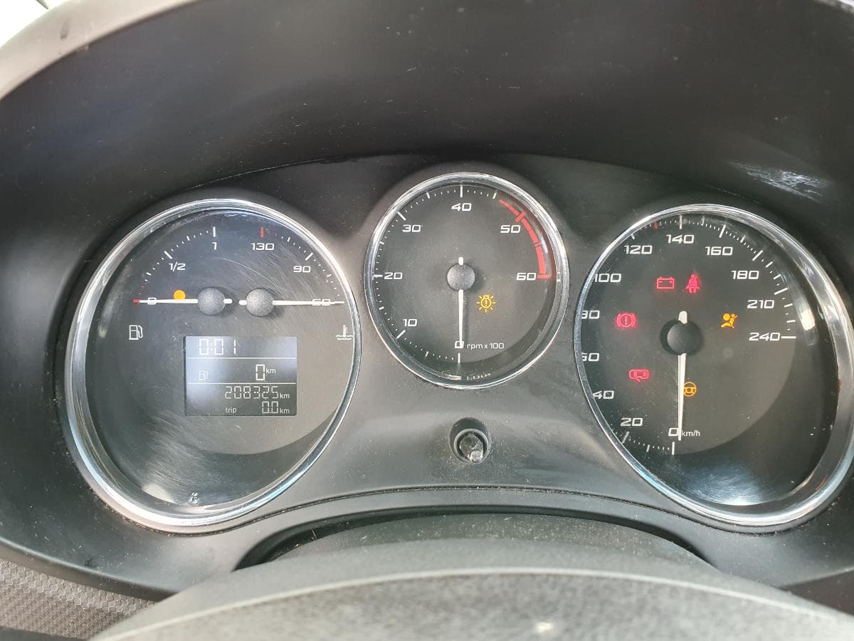 Seat Leon 1.9 TDI · Ano 2010 — imagem 13