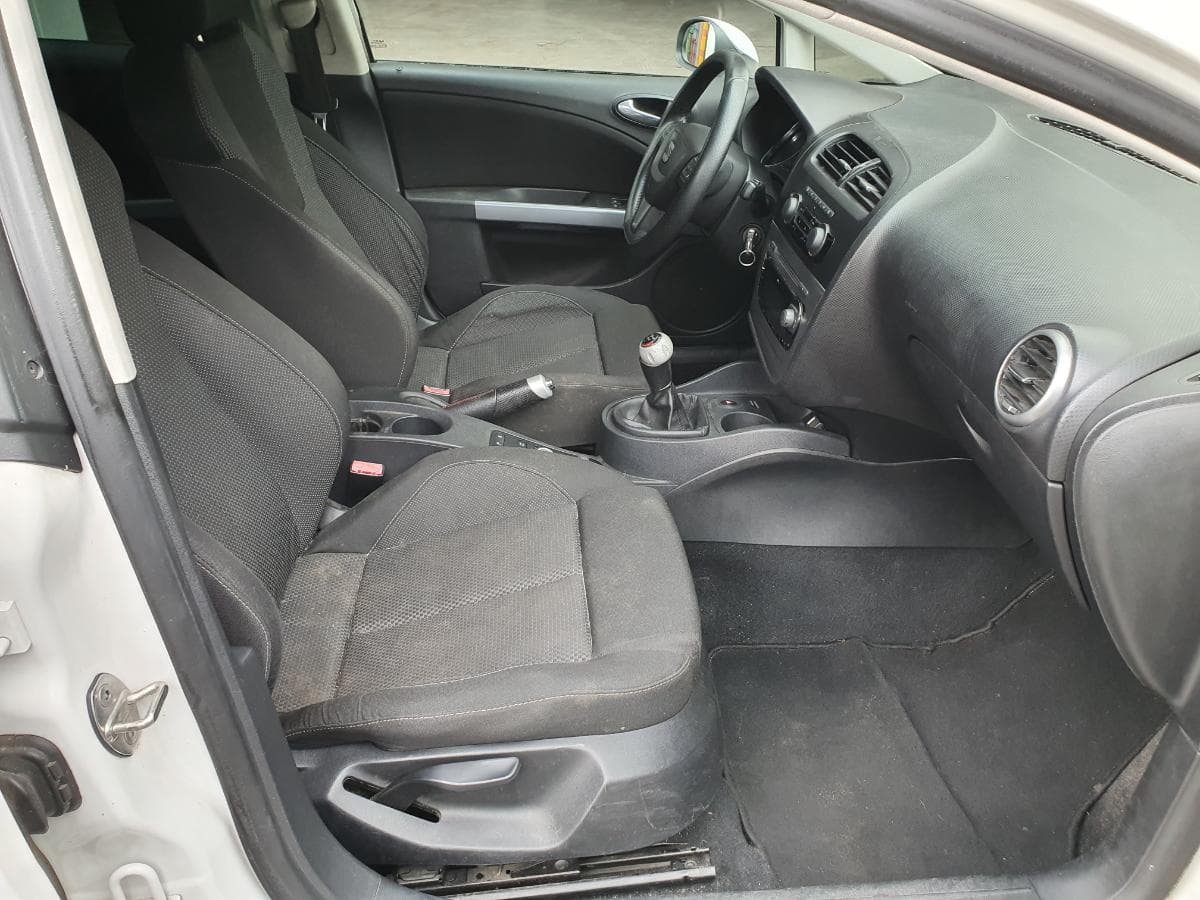 Seat Leon 1.9 TDI · Ano 2010 — imagem 16