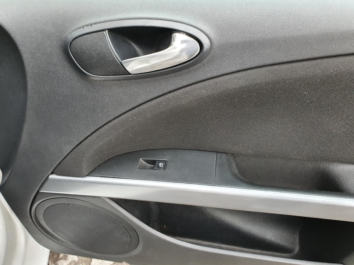 Seat Leon 1.9 TDI · Ano 2010 — imagem 21