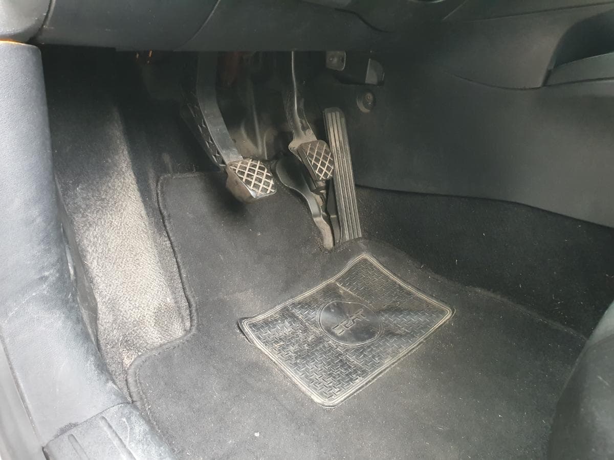 Seat Leon 1.9 TDI · Ano 2010 — imagem 23