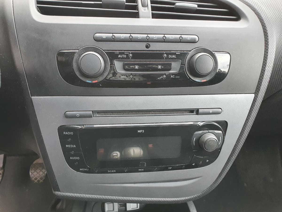 Seat Leon 1.9 TDI · Ano 2010 — imagem 26