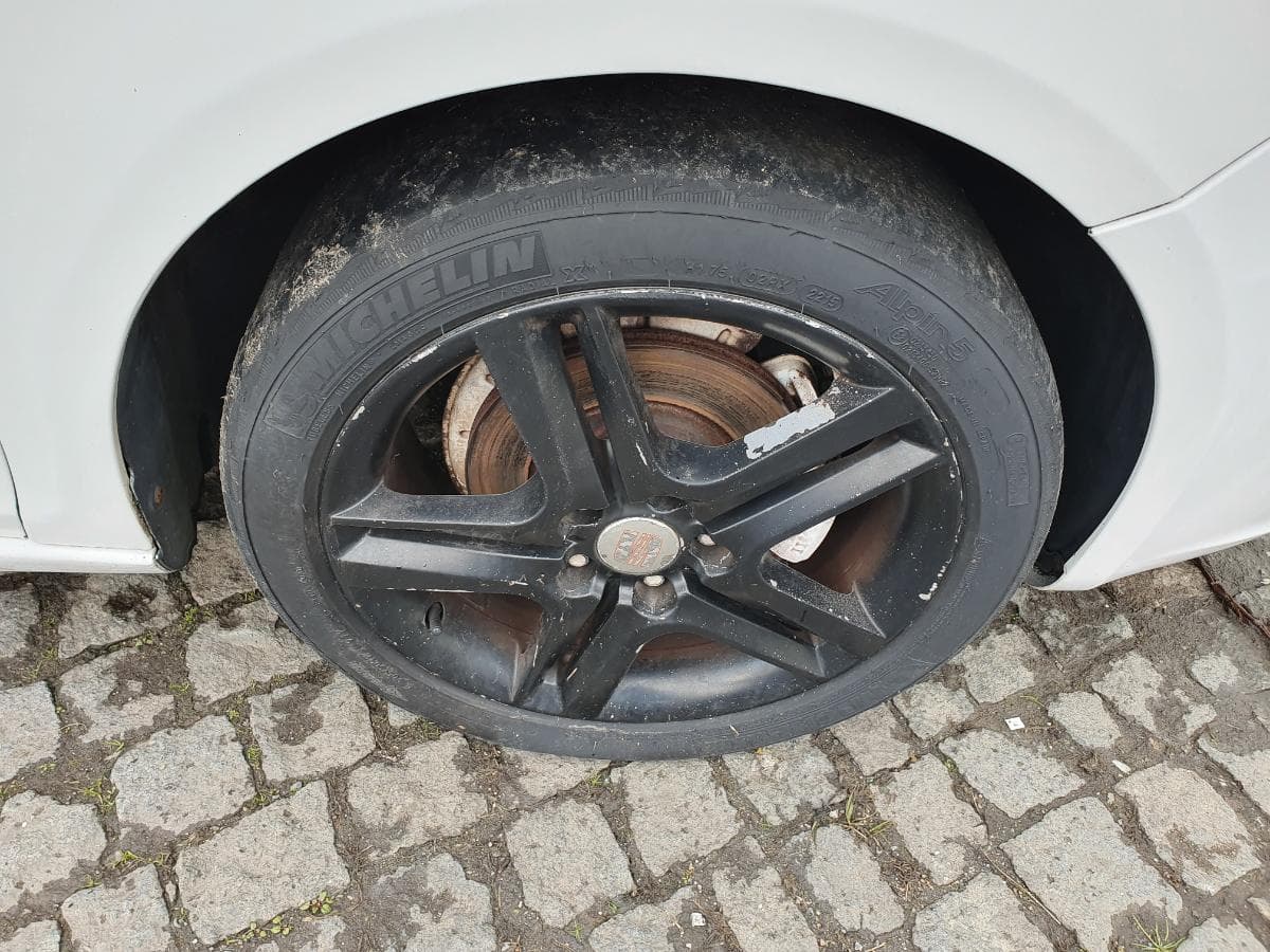 Seat Leon 1.9 TDI · Ano 2010 — imagem 37