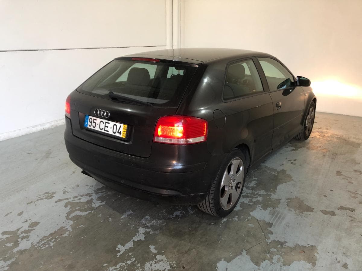 Audi A3 2.0 TDI · Ano 2003 — imagen 11