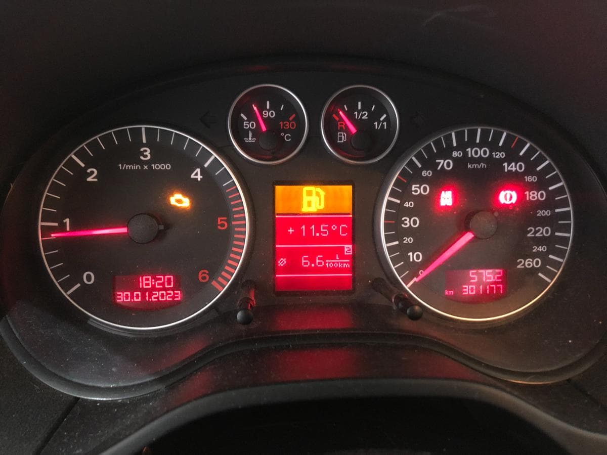 Audi A3 2.0 TDI · Ano 2003 — imagen 24