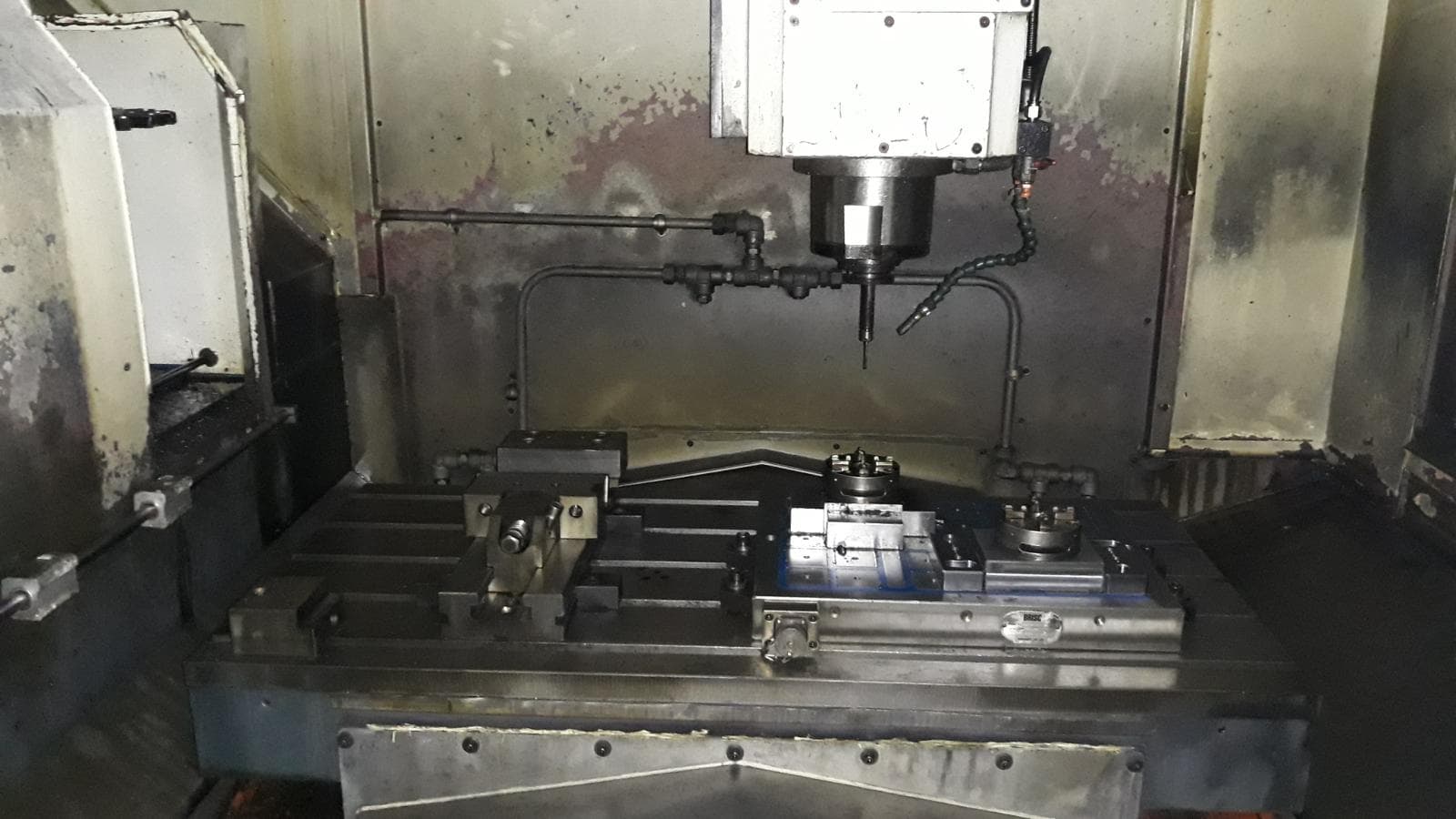 Máquina CNC — imagem 8