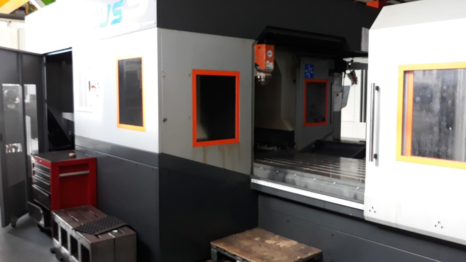 Máquina CNC — imagem 4