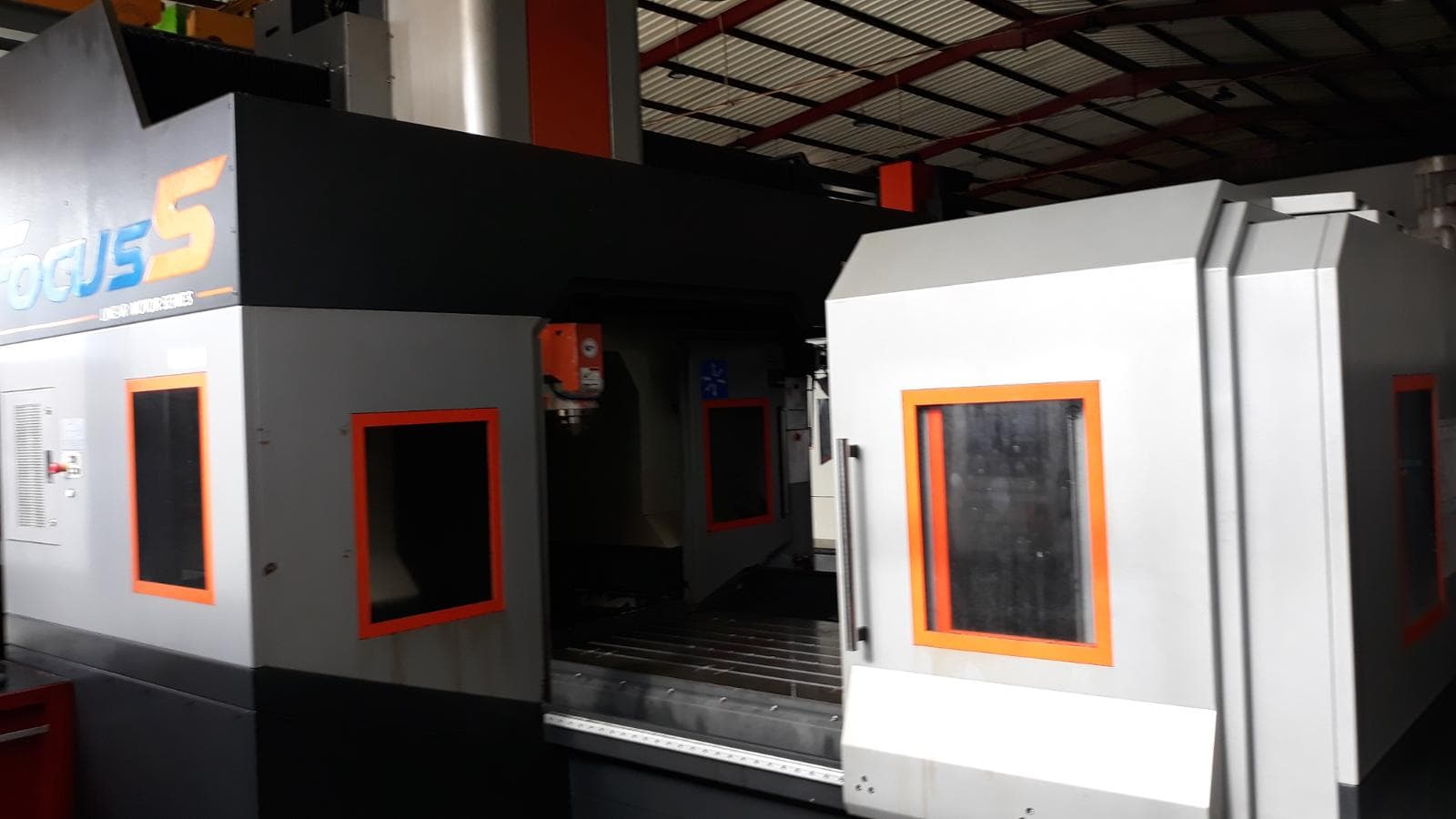 Máquina CNC — imagem 5