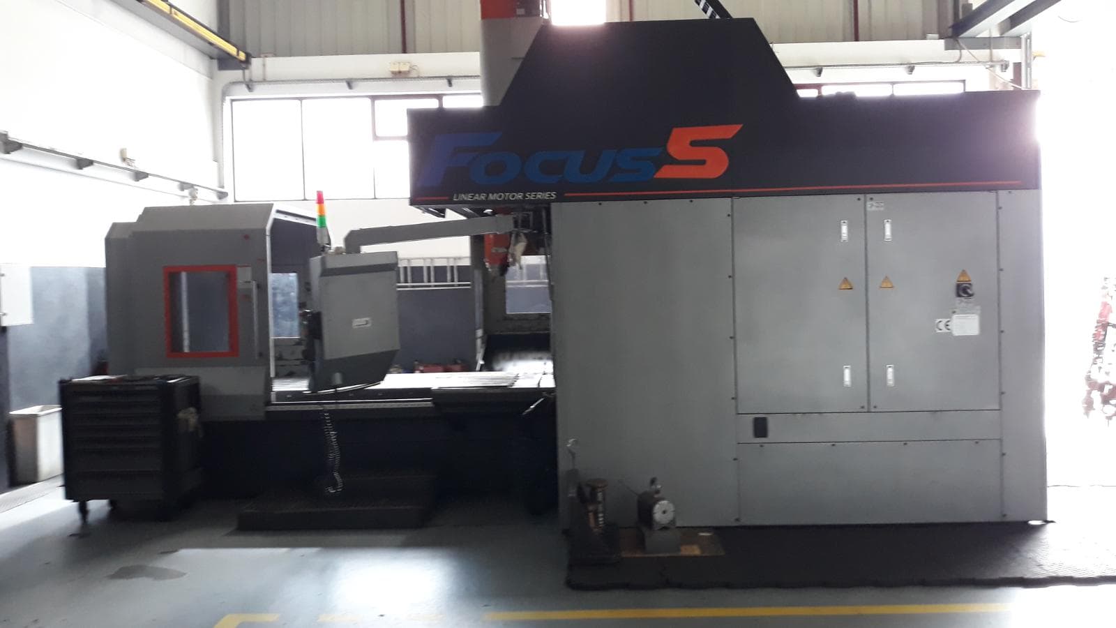 Máquina CNC — imagem 2