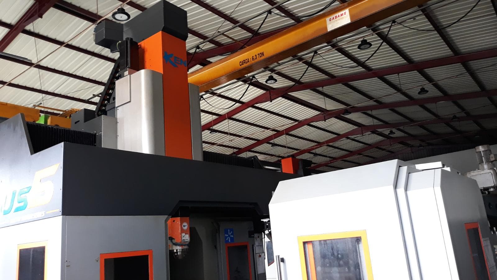 Máquina CNC — imagem 13