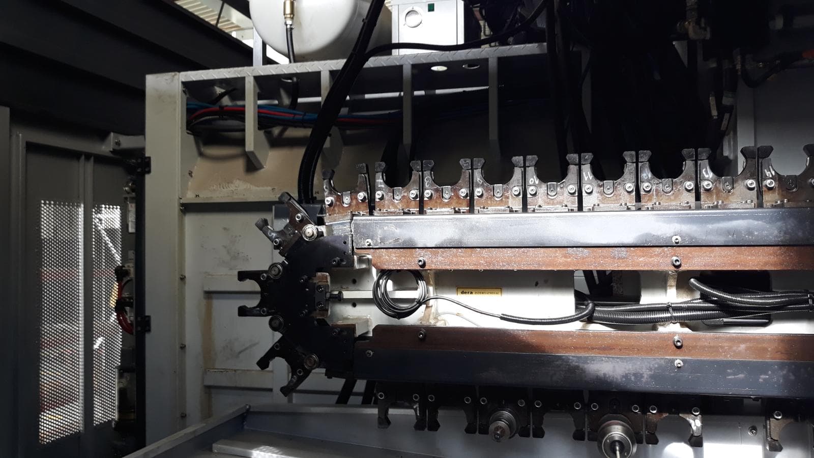 Máquina CNC — imagem 12