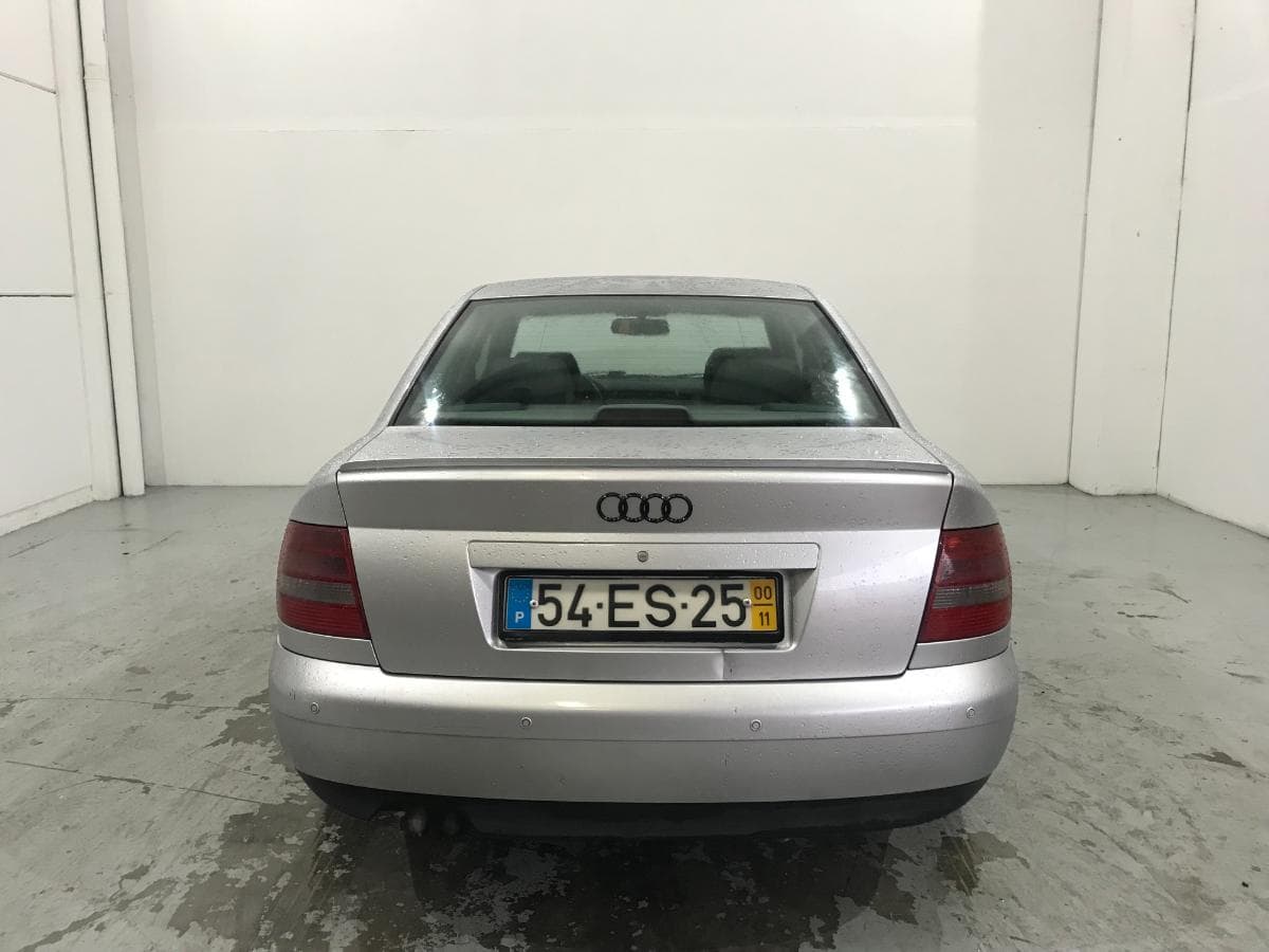 Audi A4 1.9 TDI · Ano 2000 — image 9