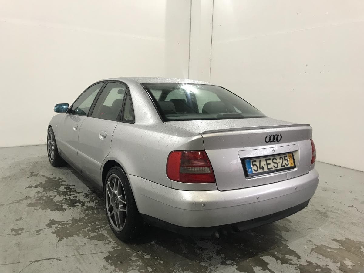 Audi A4 1.9 TDI · Ano 2000 — image 8