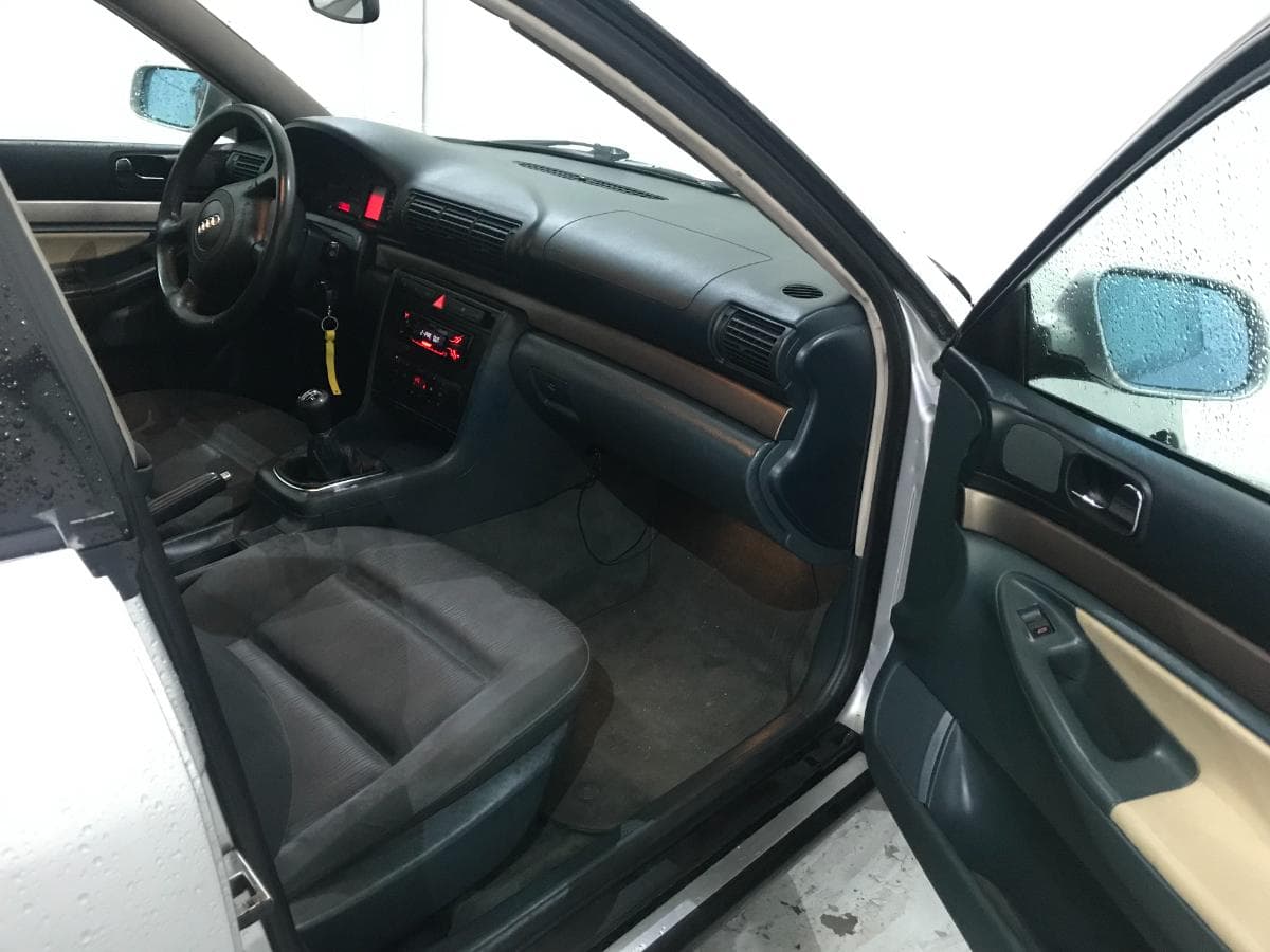 Audi A4 1.9 TDI · Ano 2000 — image 23