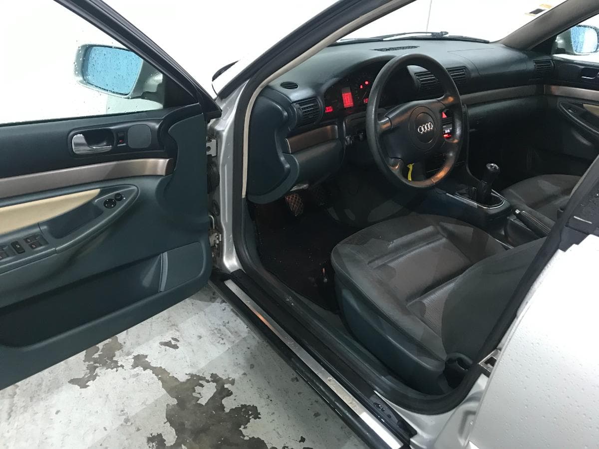 Audi A4 1.9 TDI · Ano 2000 — image 20