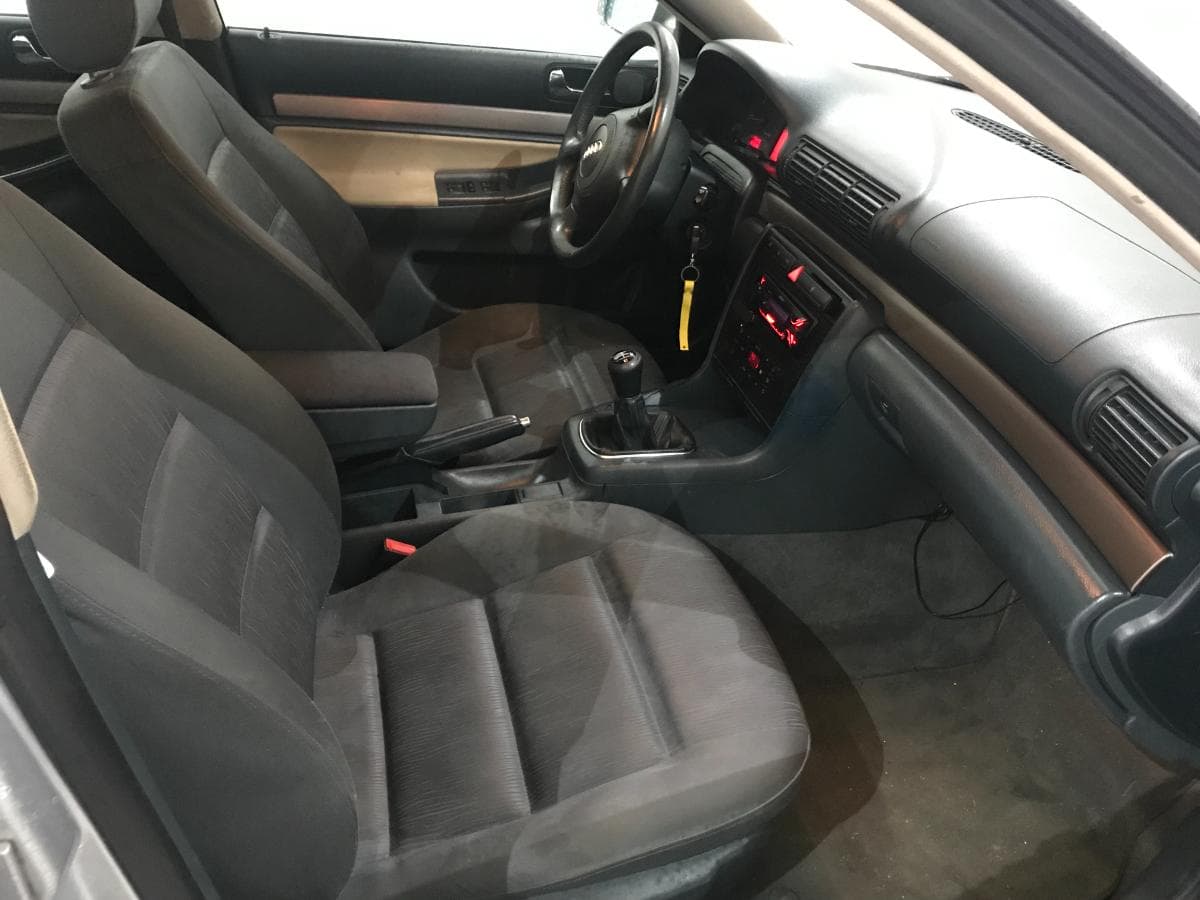 Audi A4 1.9 TDI · Ano 2000 — image 26