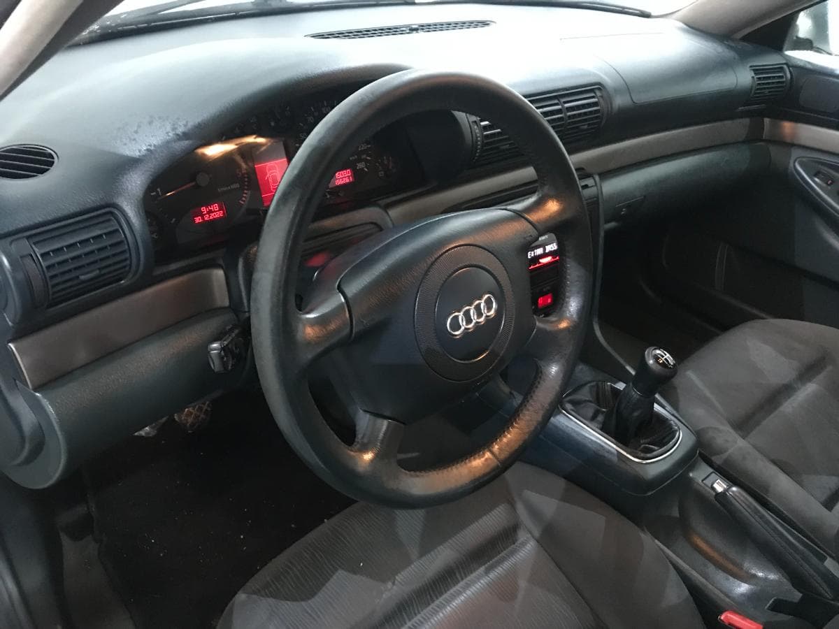 Audi A4 1.9 TDI · Ano 2000 — image 31