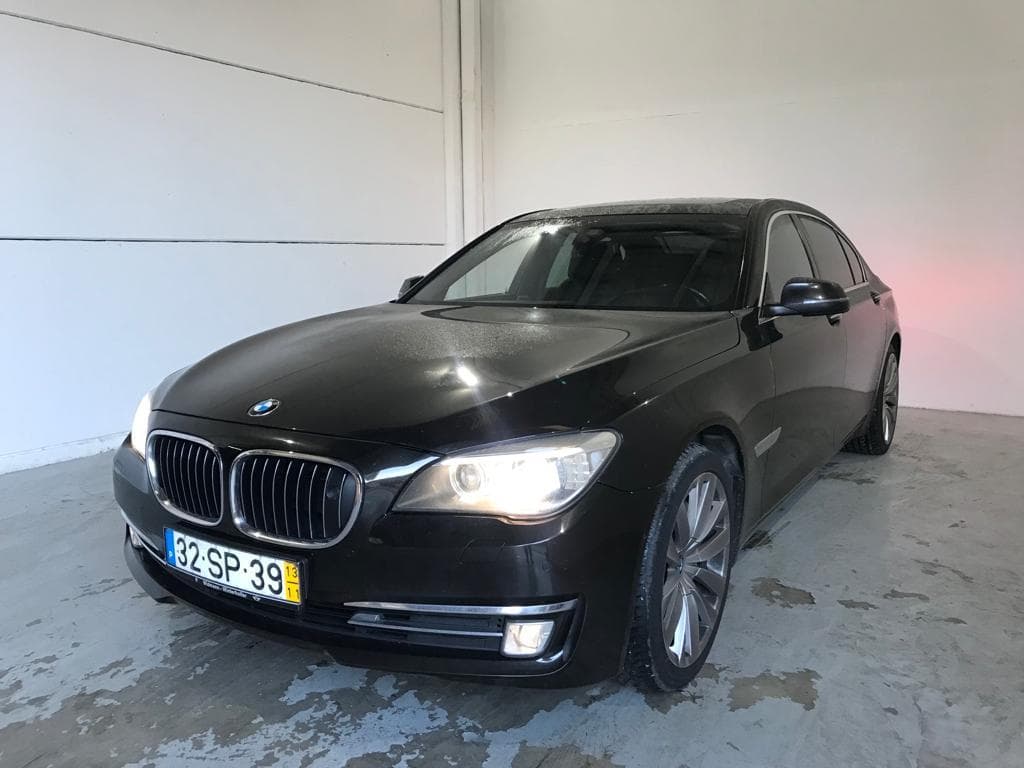 BMW 750 LD X-Drive · Ano 2013 — image 1