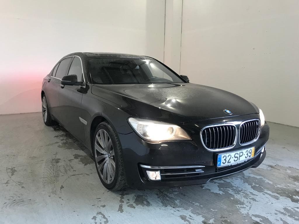 BMW 750 LD X-Drive · Ano 2013 — image 2