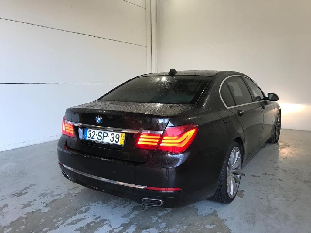 BMW 750 LD X-Drive · Ano 2013 — image 7