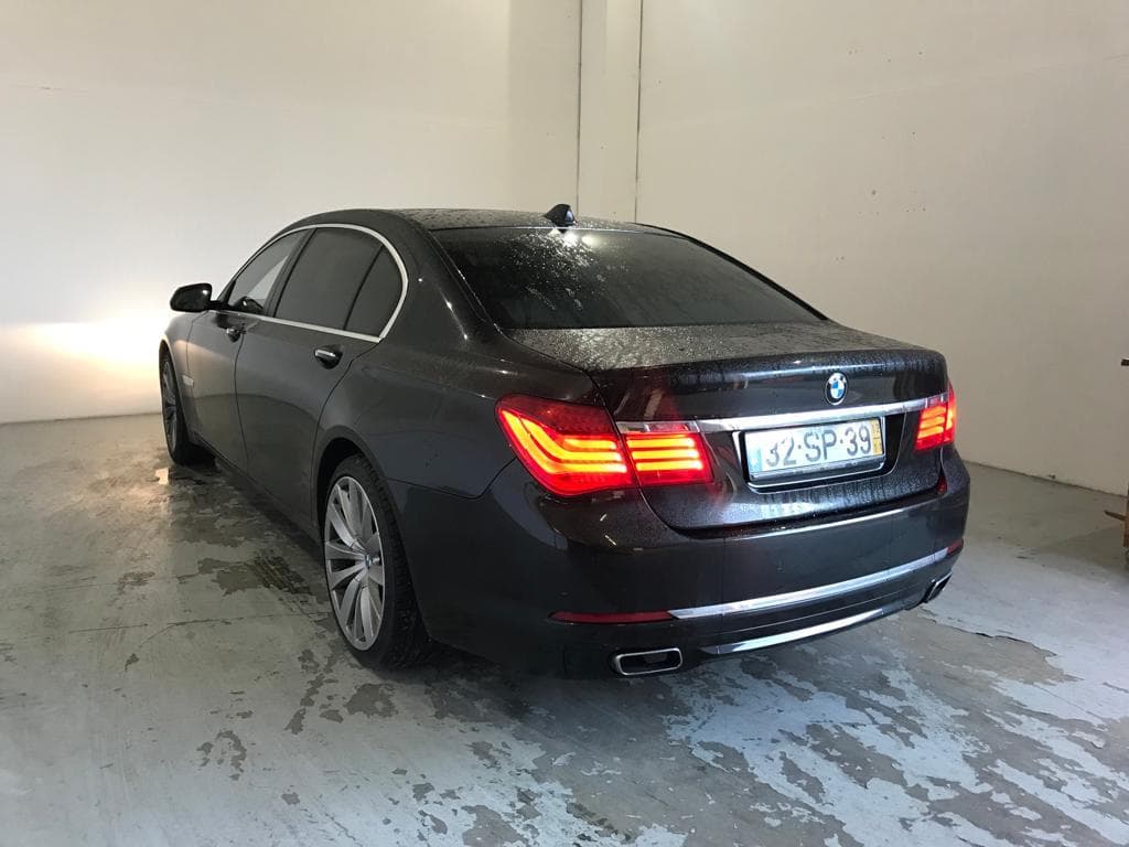 BMW 750 LD X-Drive · Ano 2013 — image 9