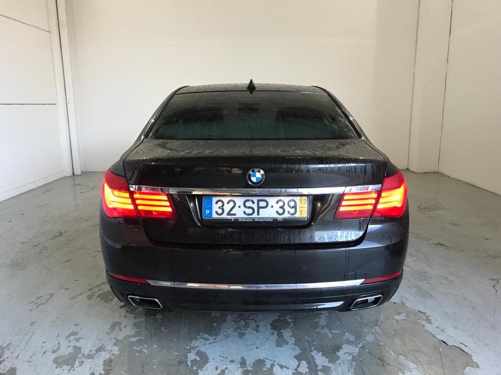 BMW 750 LD X-Drive · Ano 2013 — image 10