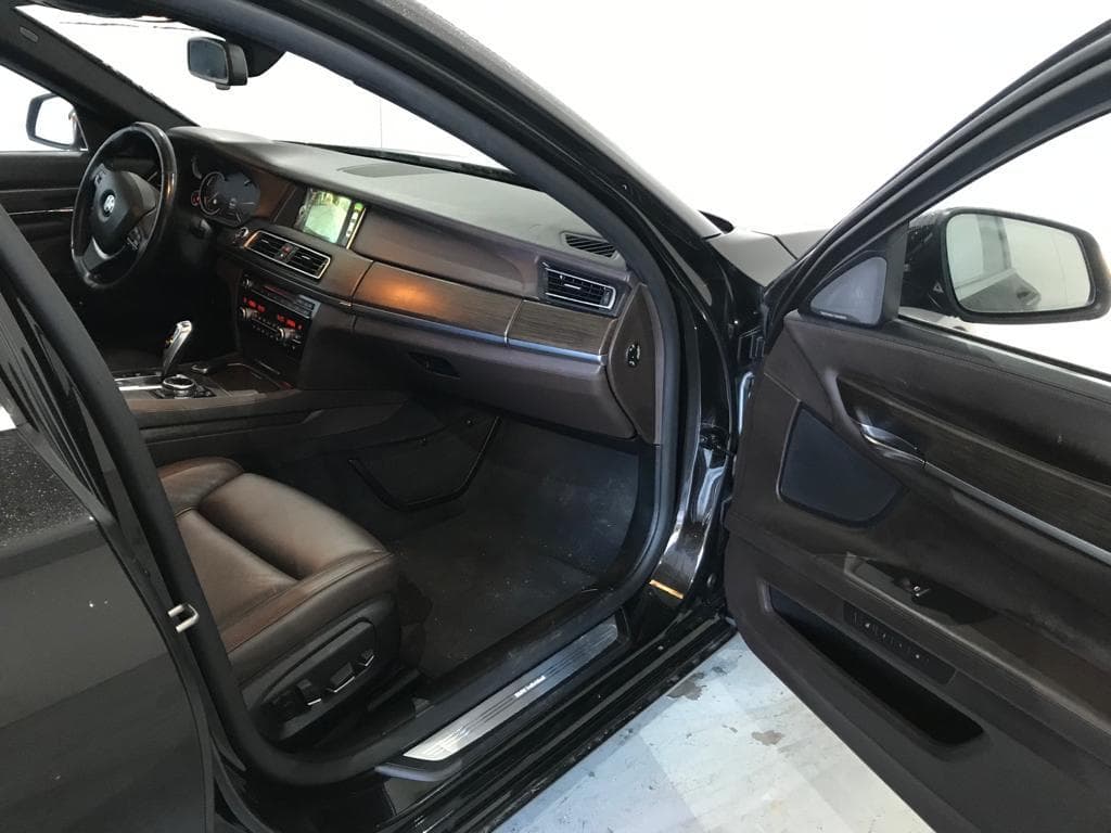 BMW 750 LD X-Drive · Ano 2013 — image 37