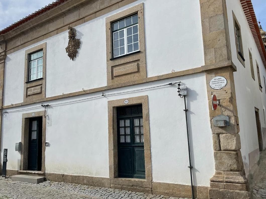 Moradia V6 · Almeida, Guarda — imagen 1