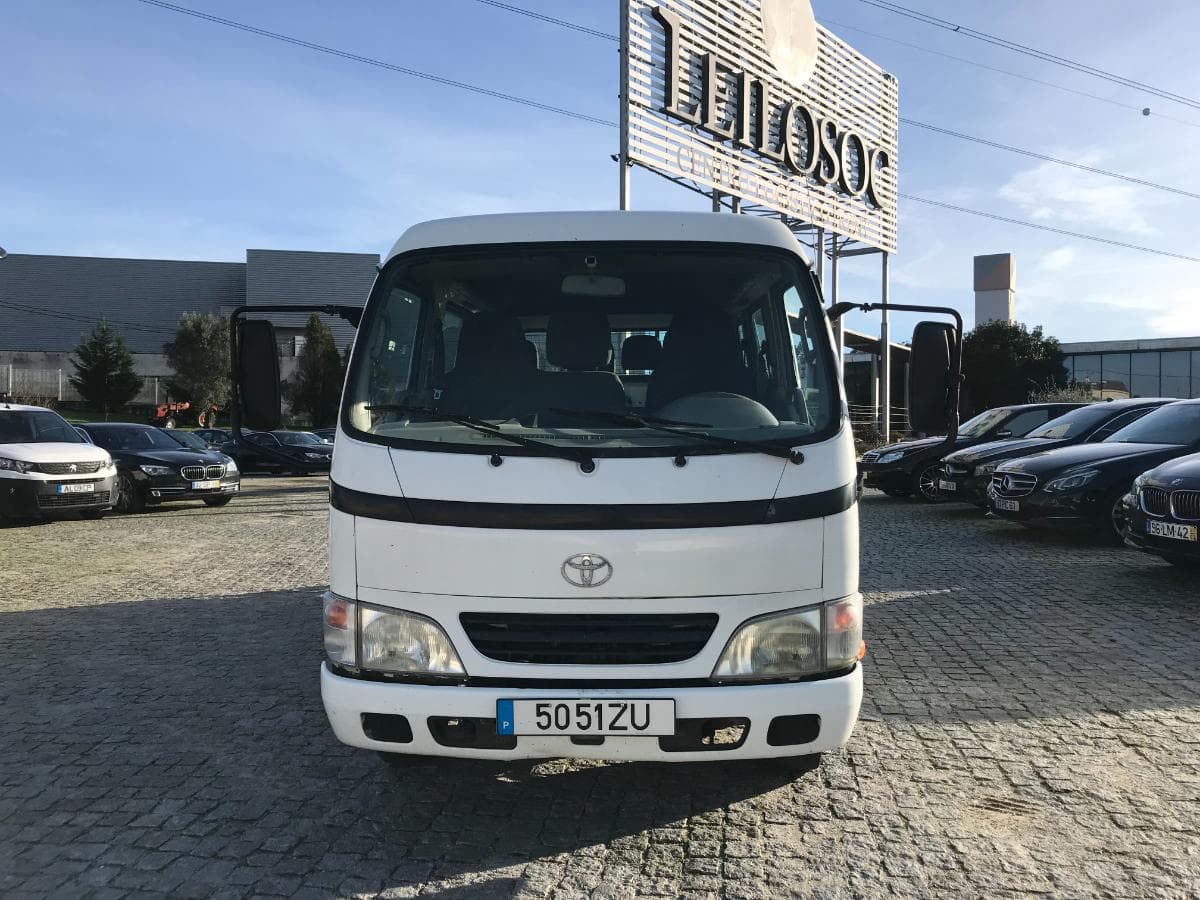 Toyota Dyna 2.5 D4D · Ano 2005 — imagem 3