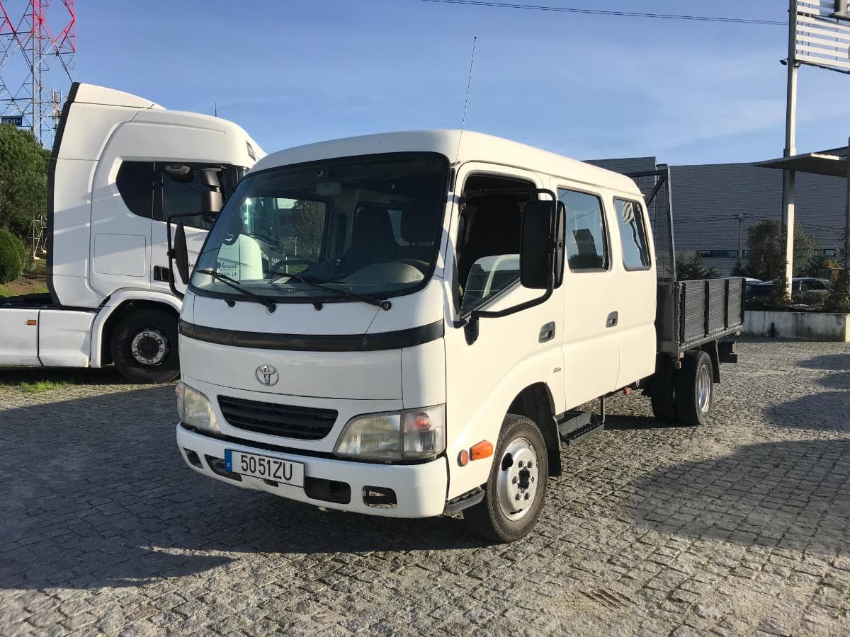 Toyota Dyna 2.5 D4D · Ano 2005 — imagem 2