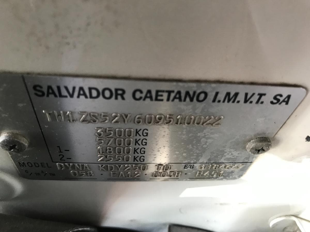 Toyota Dyna 2.5 D4D · Ano 2005 — imagem 4