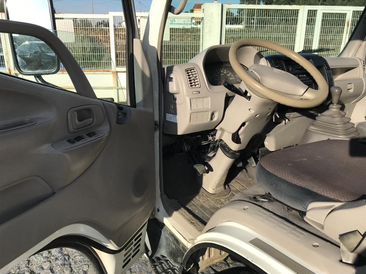 Toyota Dyna 2.5 D4D · Ano 2005 — imagem 15