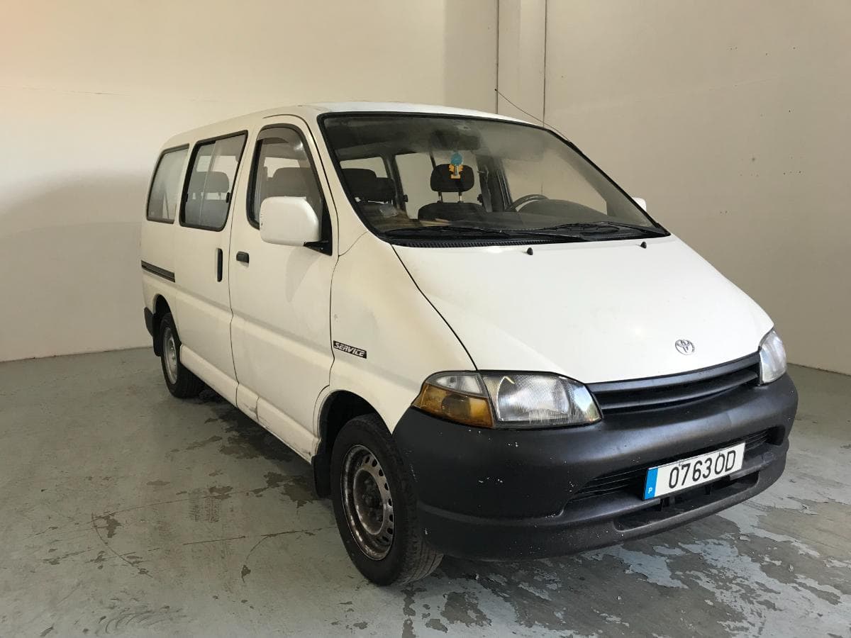 Toyota Hiace 2.4D · Ano 1999 — image 2