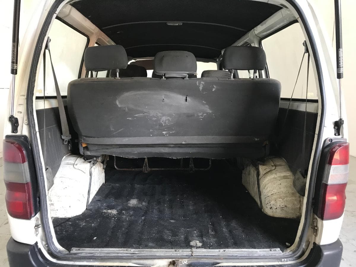 Toyota Hiace 2.4D · Ano 1999 — image 9