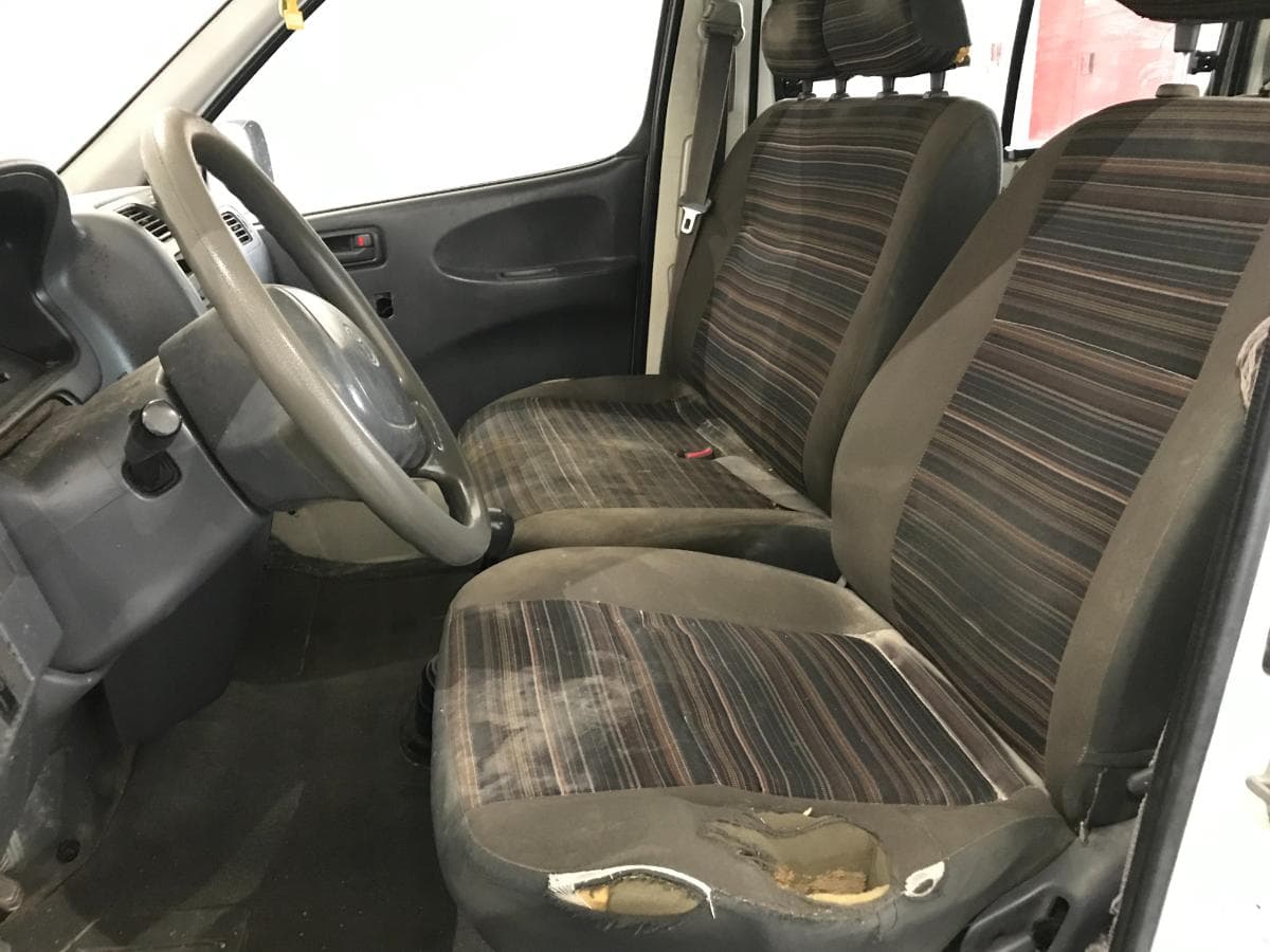 Toyota Hiace 2.4D · Ano 1999 — image 24