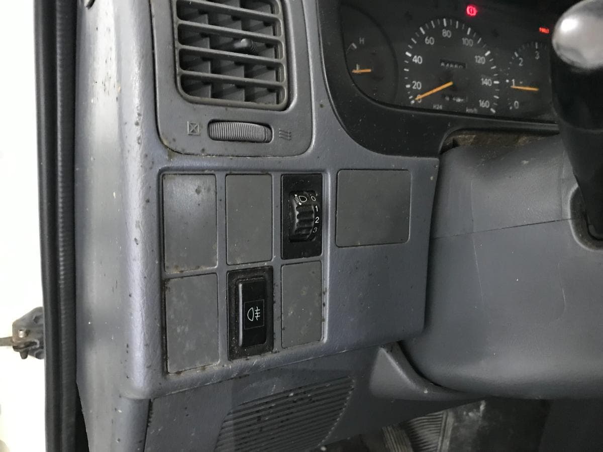 Toyota Hiace 2.4D · Ano 1999 — image 25