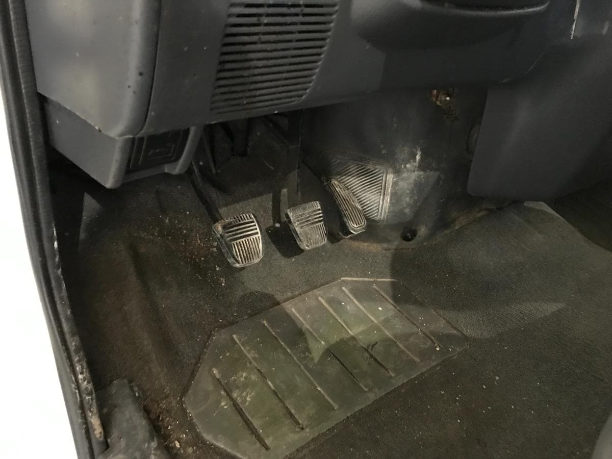Toyota Hiace 2.4D · Ano 1999 — image 26