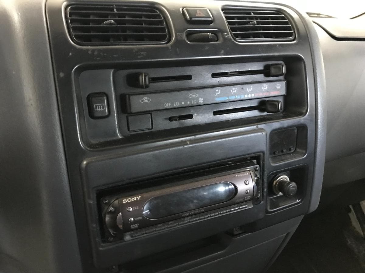 Toyota Hiace 2.4D · Ano 1999 — image 31