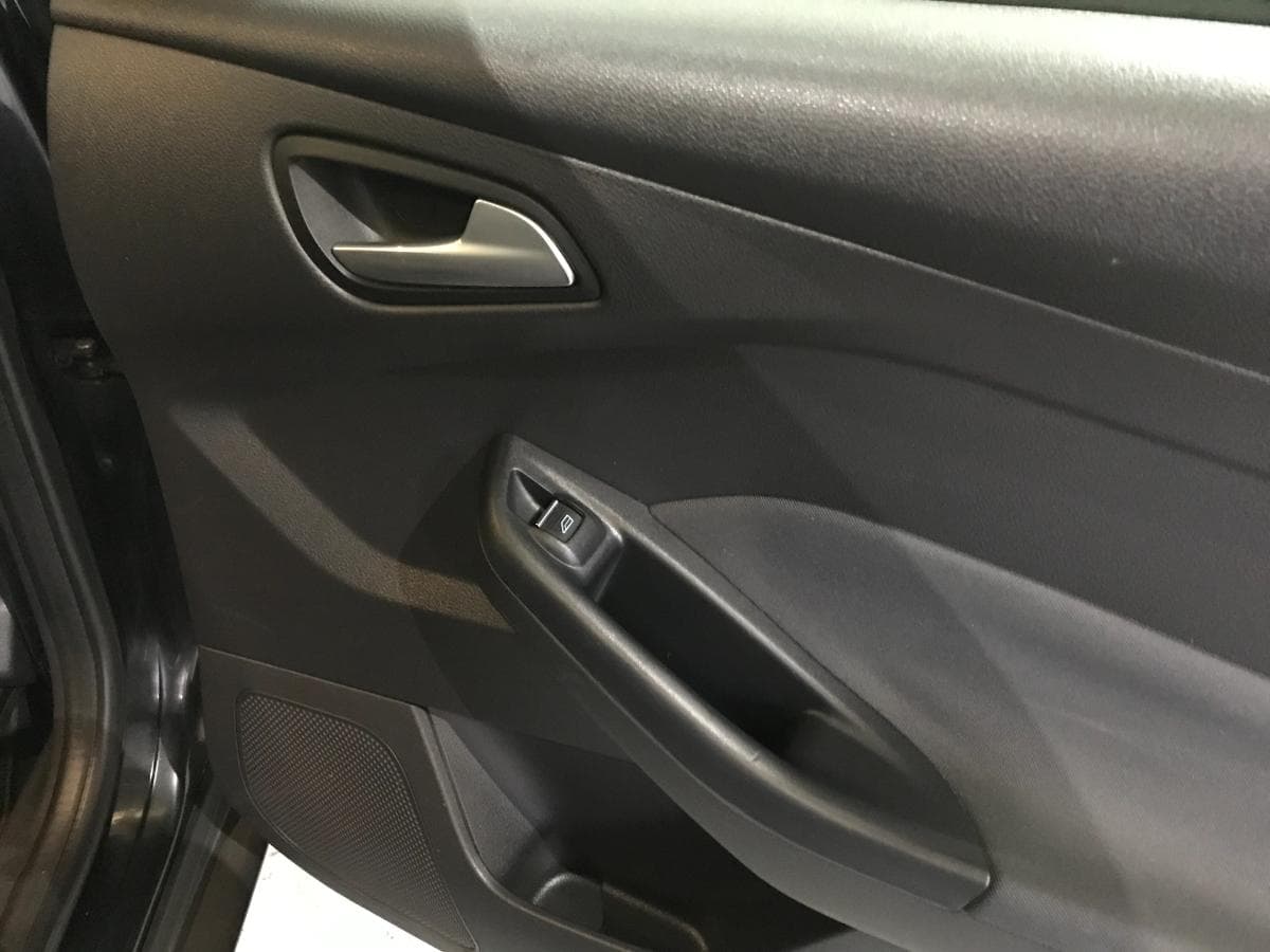 Ford Focus 1.6TDCI · Ano 2011 — image 23