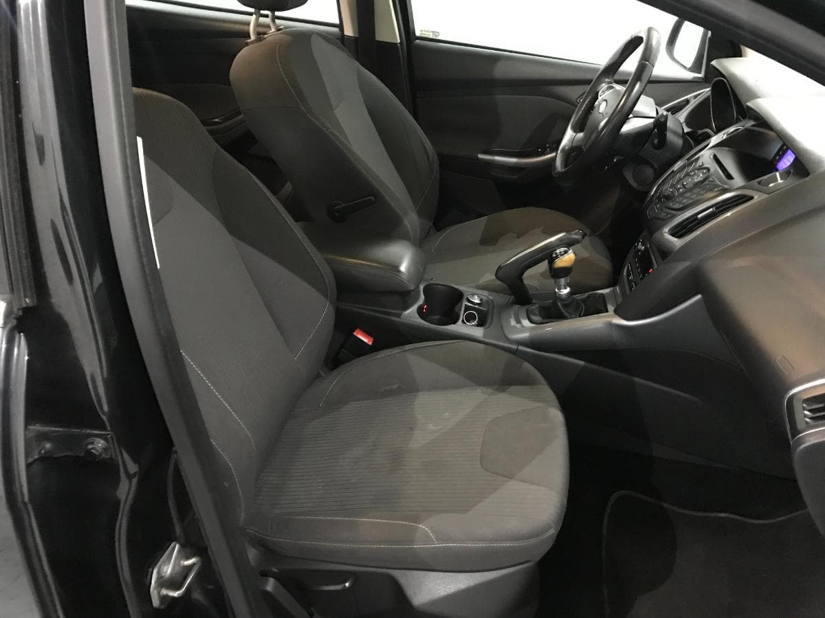 Ford Focus 1.6TDCI · Ano 2011 — image 27