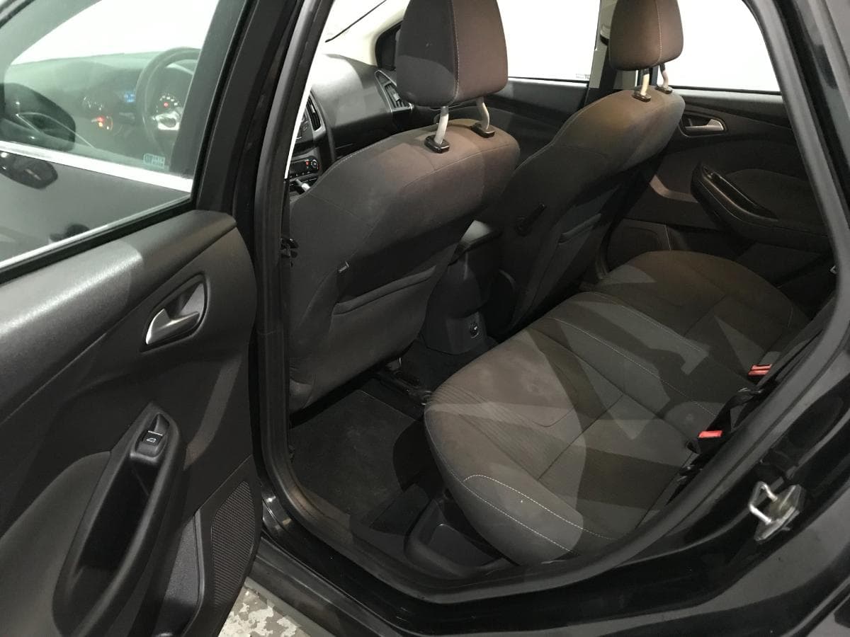 Ford Focus 1.6TDCI · Ano 2011 — image 28