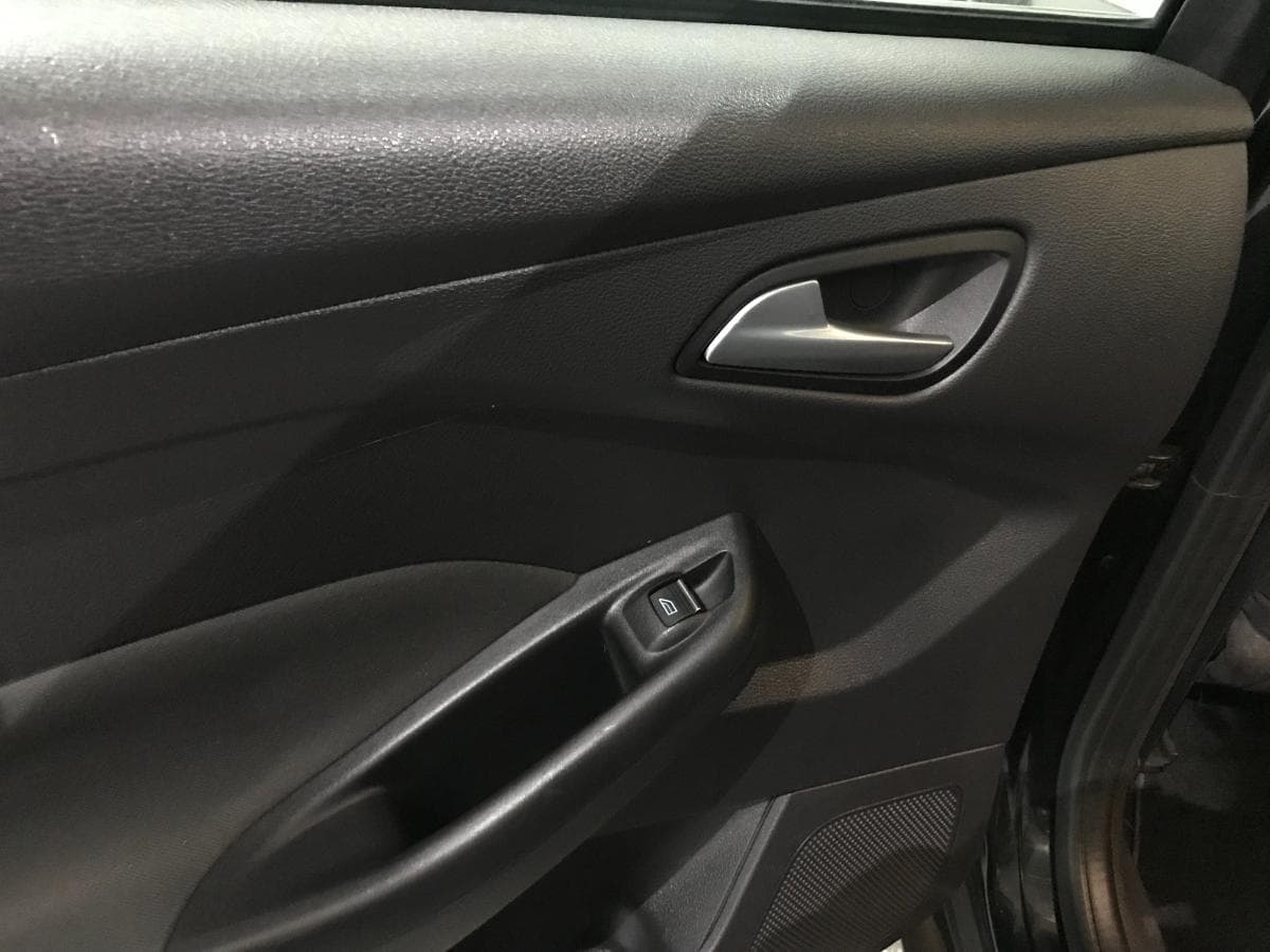 Ford Focus 1.6TDCI · Ano 2011 — image 29
