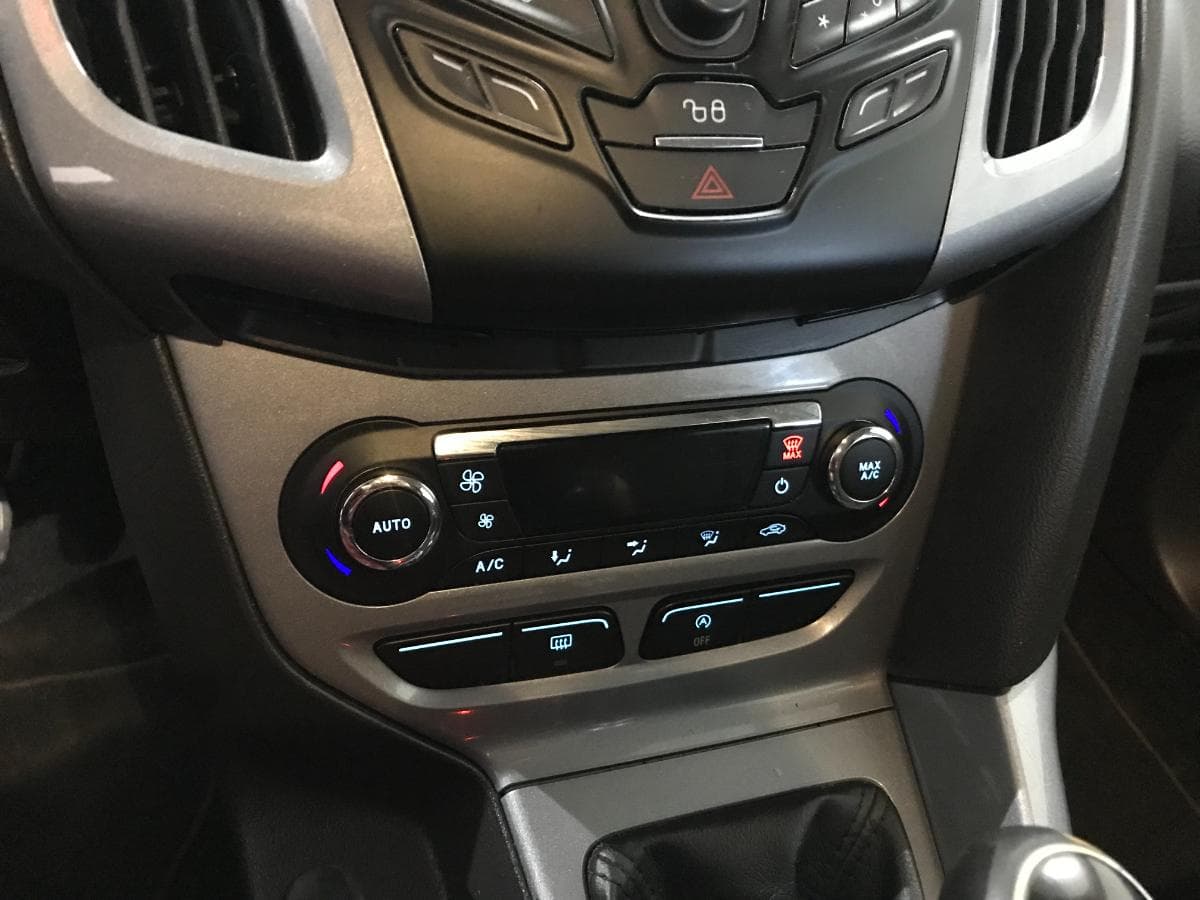 Ford Focus 1.6TDCI · Ano 2011 — image 35