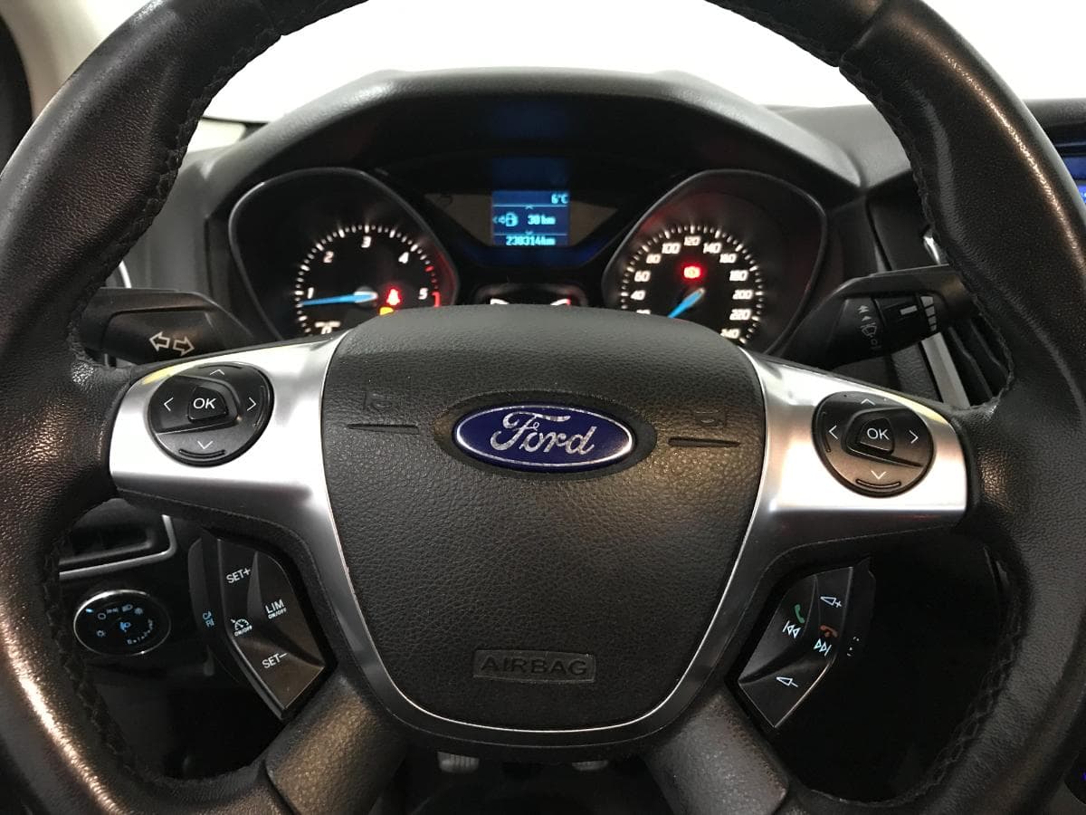 Ford Focus 1.6TDCI · Ano 2011 — image 39